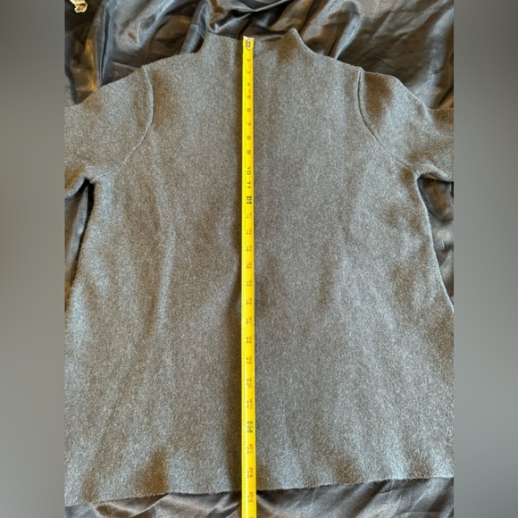 Tahari Dark Gray Mock Neck Minimalist Oversized Sweater Size Large 3/4 sleeve - Picture 4 of 10